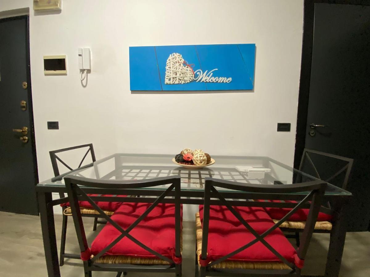 Trilocale In Piazza Duomo Apartment มิลาน ภายนอก รูปภาพ